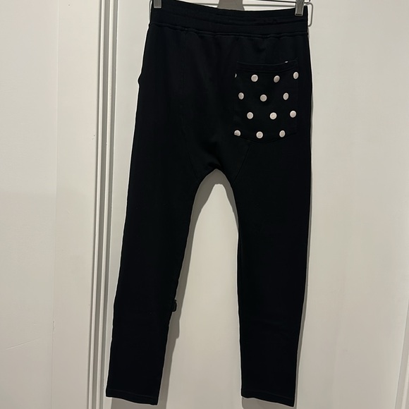 FOREVER21 MEN JOGGERS WITH POLKDA DOTS BACK POCKET - Picture 1 of 9